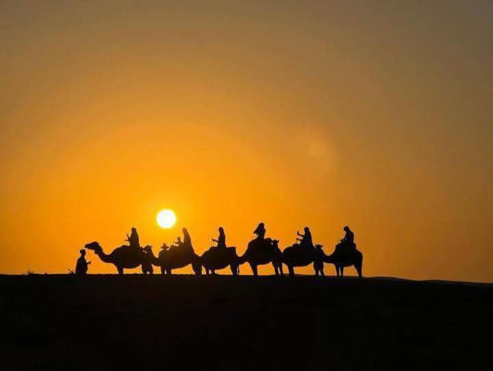Bivouac Camel Trips Hotell Merzouga Exteriör bild