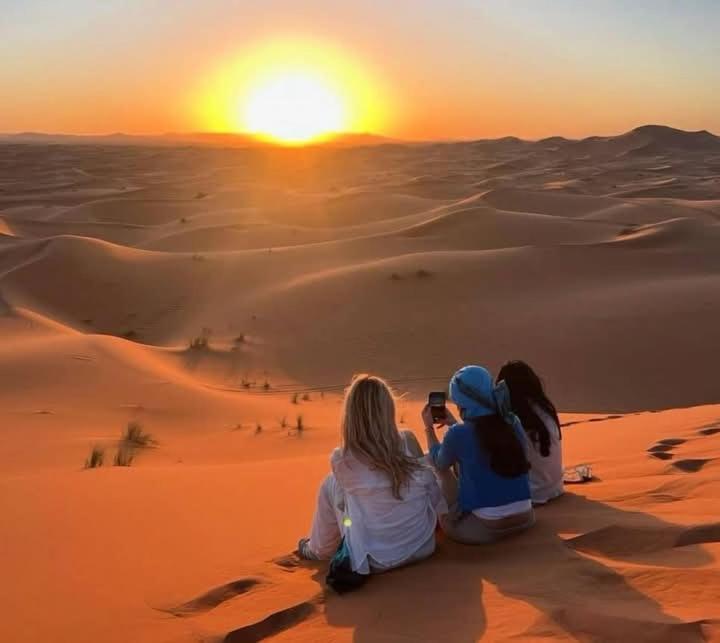 Bivouac Camel Trips Hotell Merzouga Exteriör bild