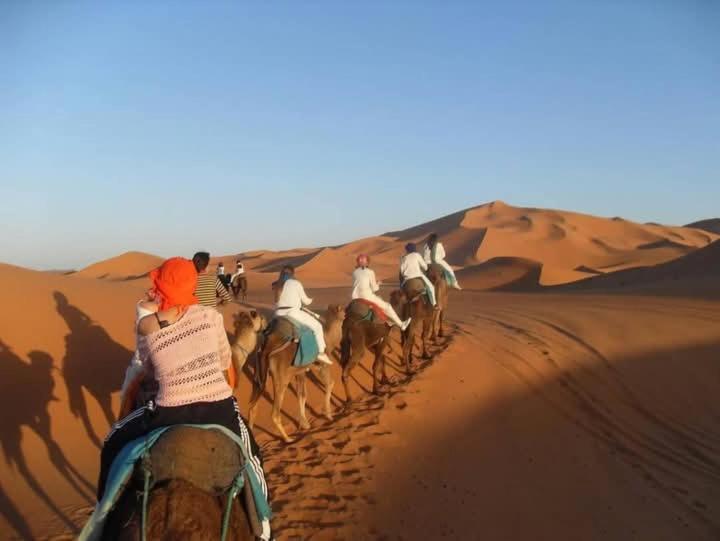 Bivouac Camel Trips Hotell Merzouga Exteriör bild