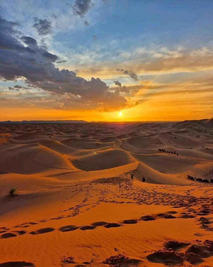 Bivouac Camel Trips Hotell Merzouga Exteriör bild
